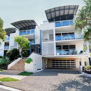 Aparthotel Aqua Promenade Beachfront, Sunrise Beach